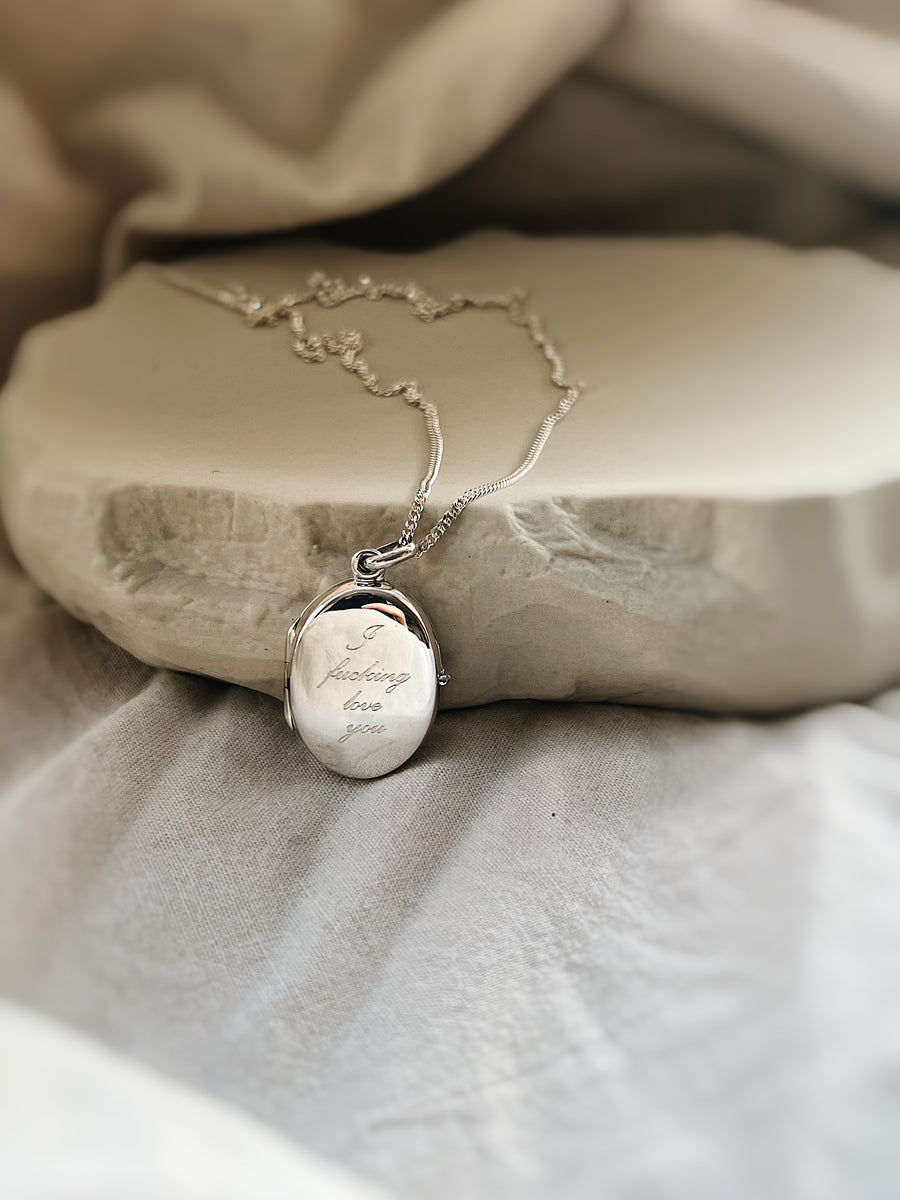 SECONDS Locket ~ I Fucking Love You / Oval