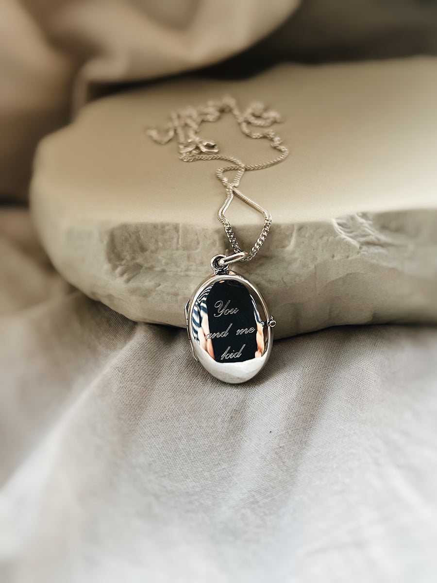 SECONDS Locket ~ You And Me Kid / Oval