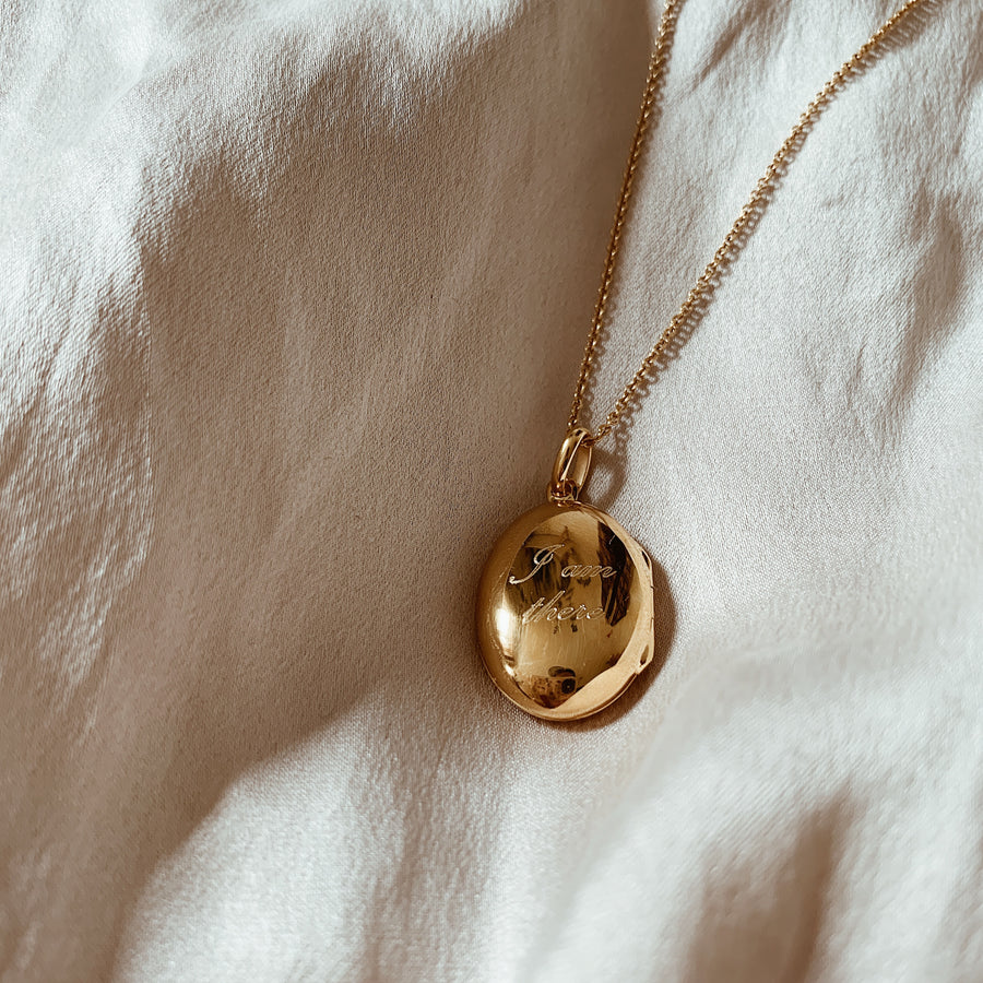 Locket ~ I Am There / Oval
