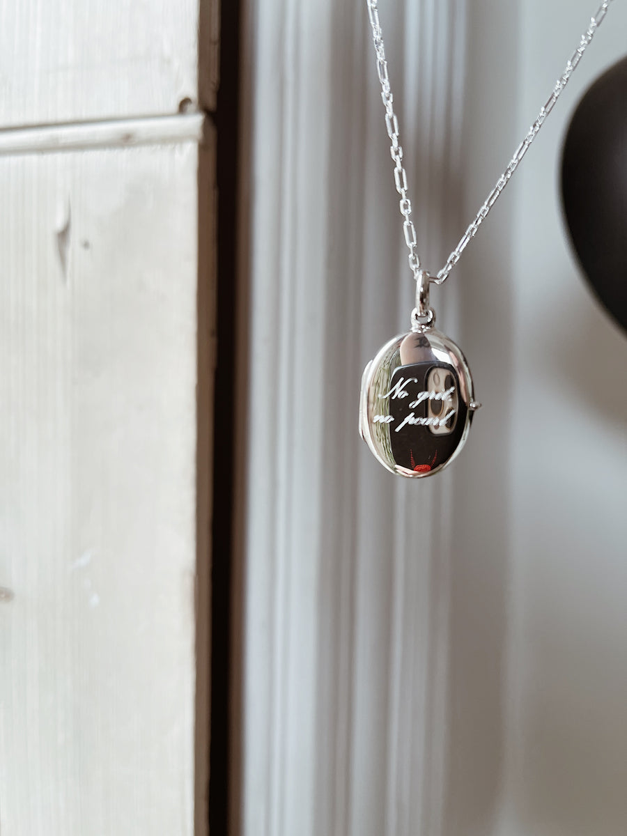 Locket ~ No Grit, No Pearl / Oval