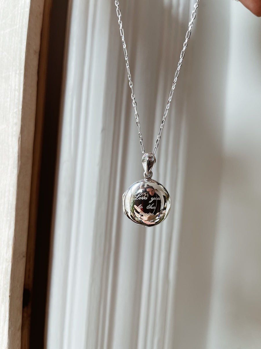 Locket ~ Love You To The Moon And Back / Round