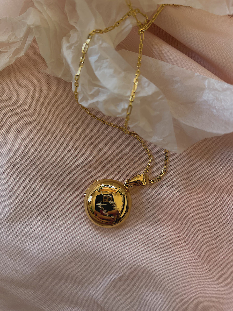 Locket ~ I Am There / Round