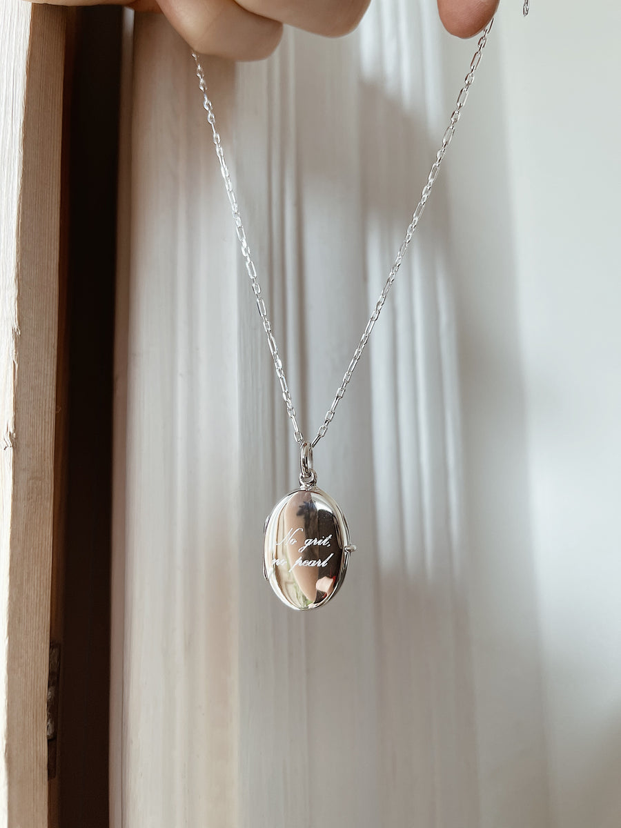 Locket ~ No Grit, No Pearl / Oval