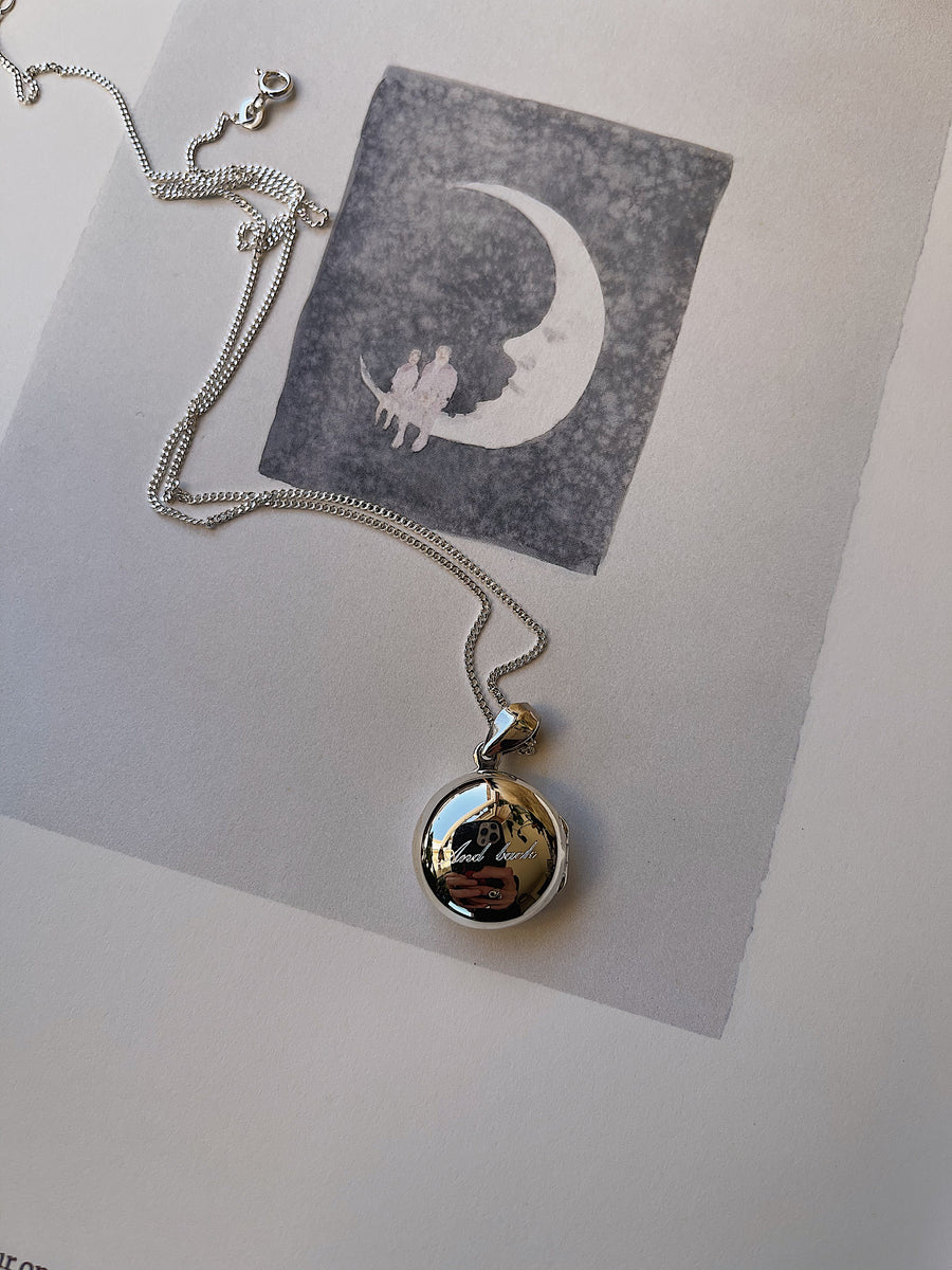 Locket ~ Love You To The Moon And Back / Round