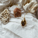 Locket ~ I Am There / Oval